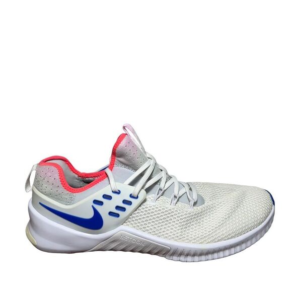 Nike free Metcon White Mesh Sneaker with Blue Swoosh and Pink Collar size 12